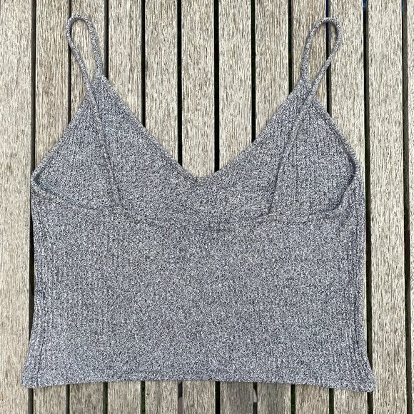 Brandyville Grey Spaghetti Strap Crop Tank | One Size - Picture 6 of 9